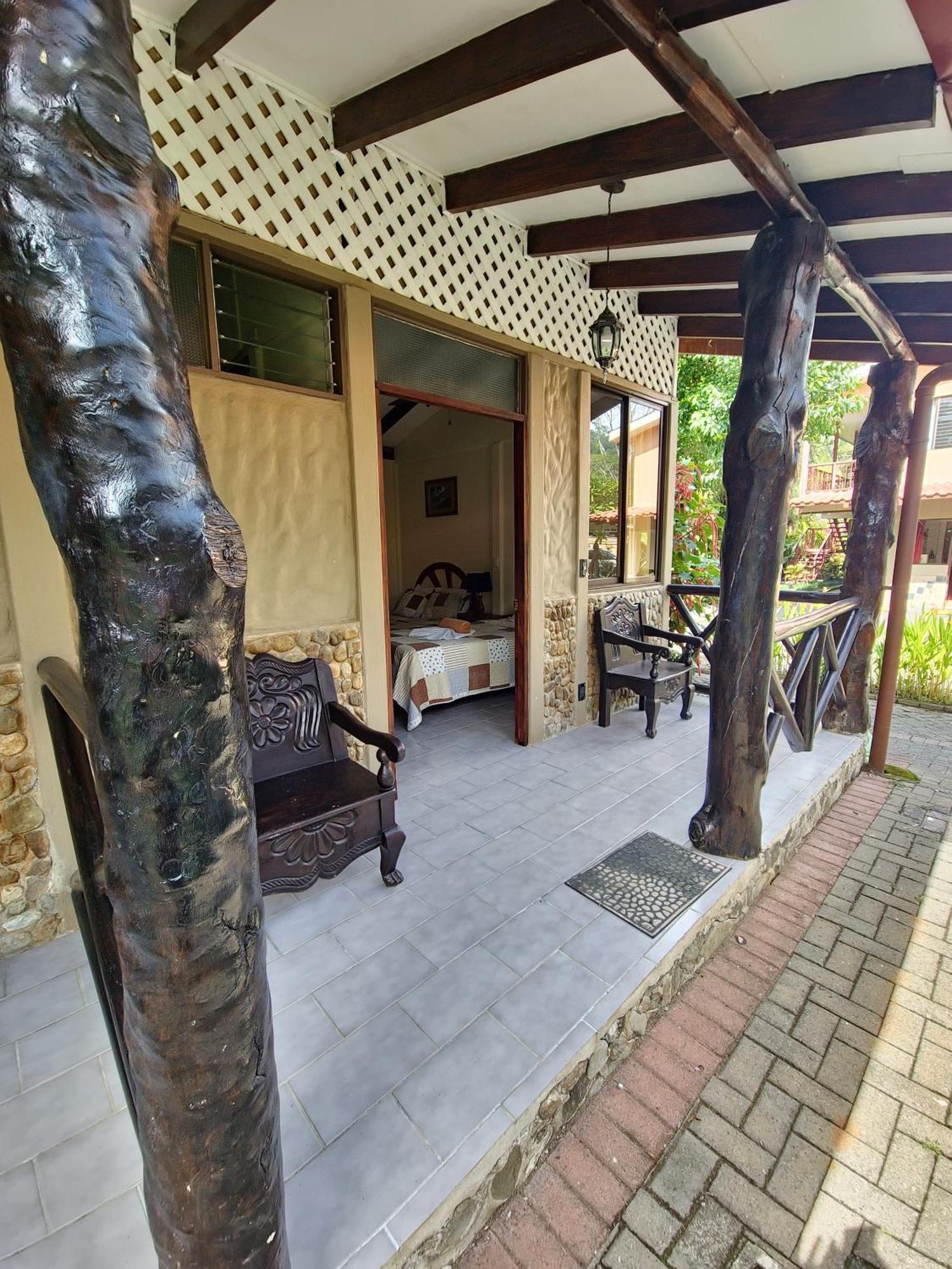 Diuwak Hotel Dominical Exterior foto