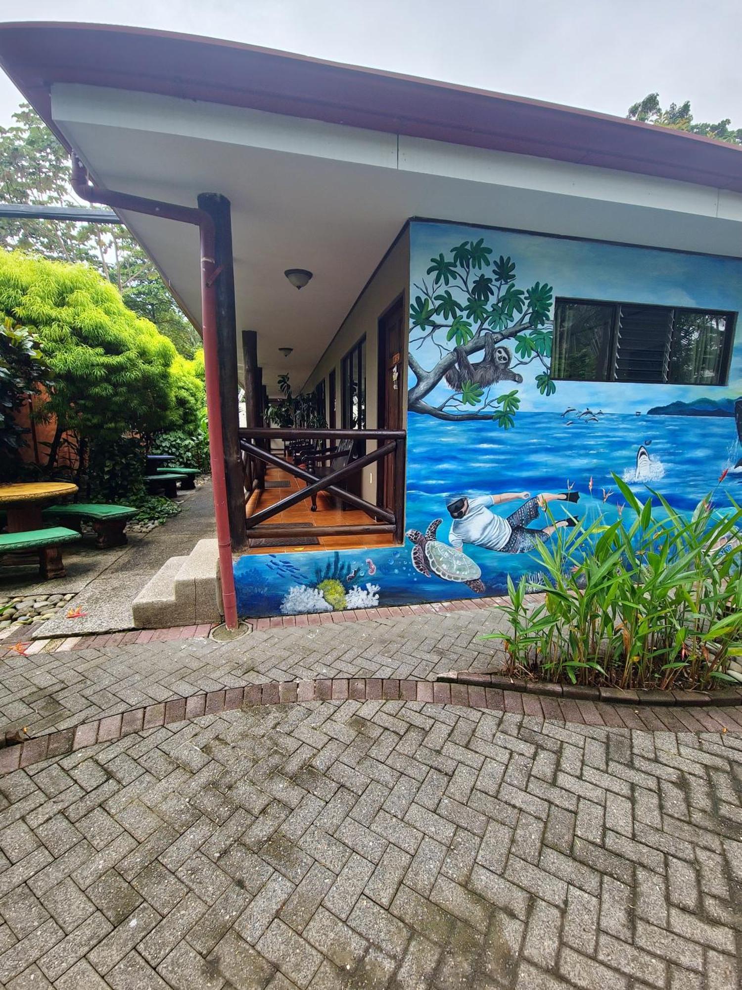 Diuwak Hotel Dominical Exterior foto